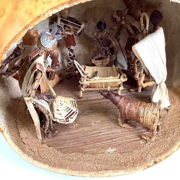 Large Hand Carved African Folk Art Nativity Scene Gourd Seashells Door Clasp - Picture 3 of 8